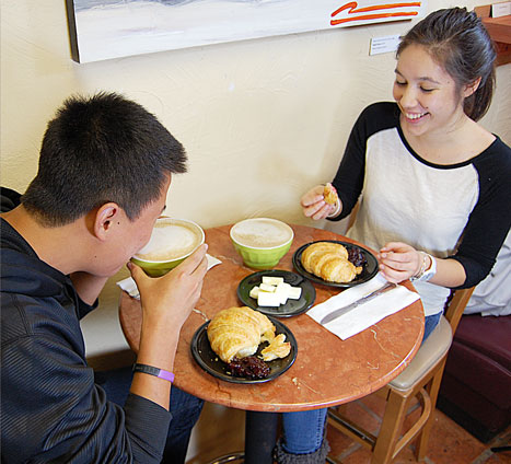 cafe couple